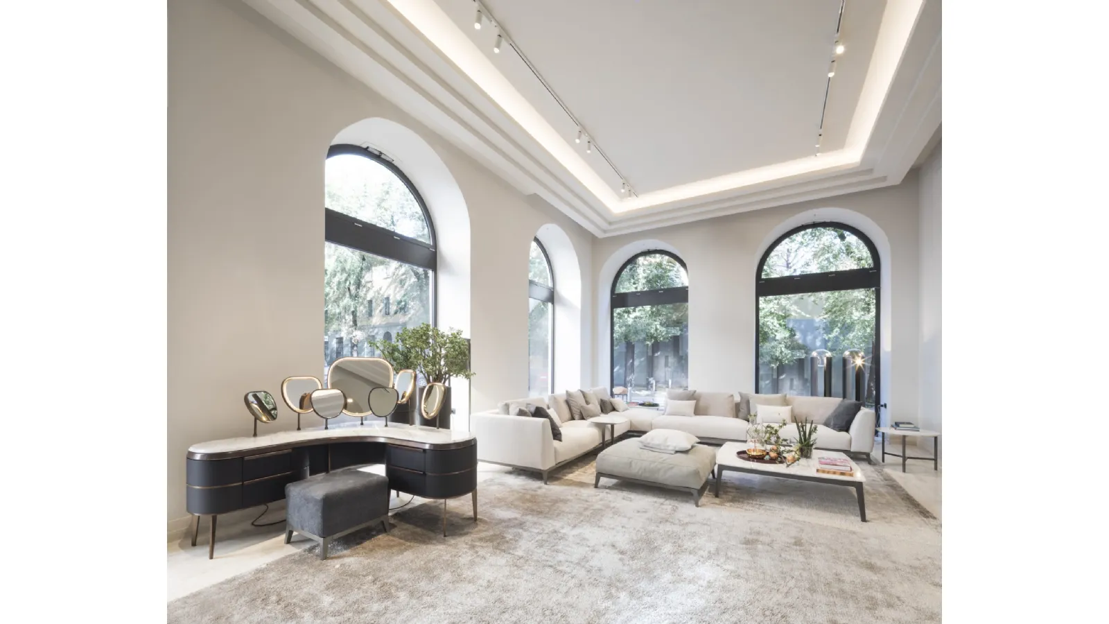 Tappeto realizzato in seta tono su tono Berber Kela Stripe Beige-Grigio di Carpet Edition