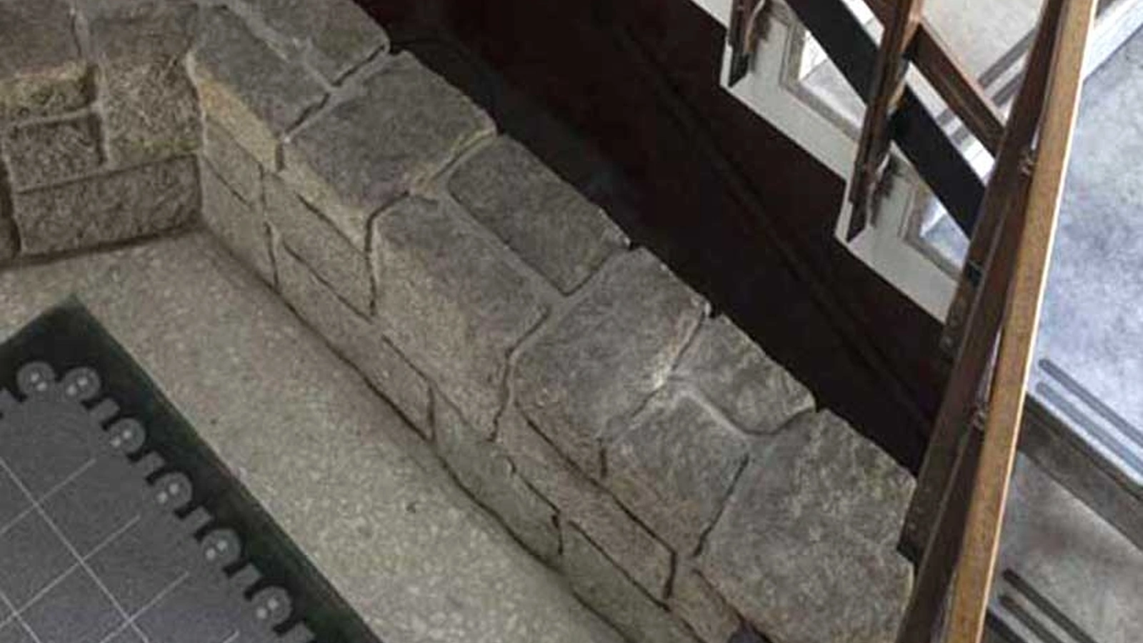 Tappeto CoDeco con cornice Grigia di Carpet Edition