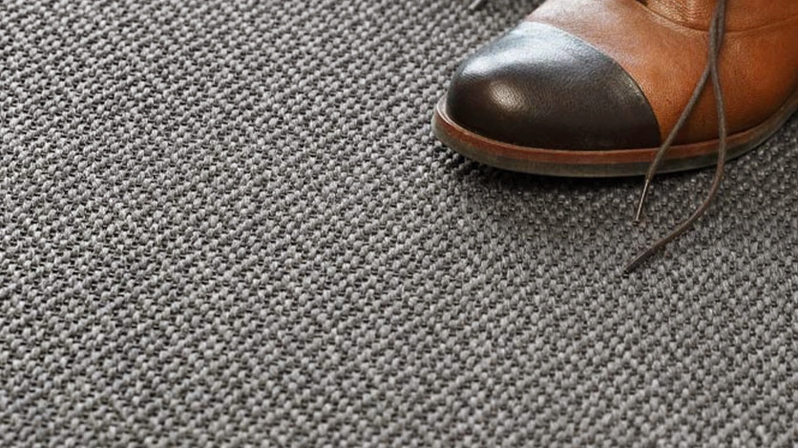 Tappeto per esterno Flat Carbone di Carpet Edition