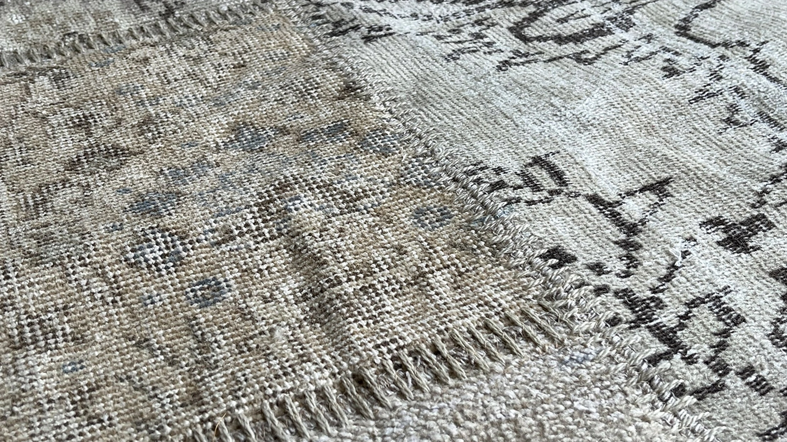 Tappeto Patchwork Beige in Lana e Cotone di Carpet Edition