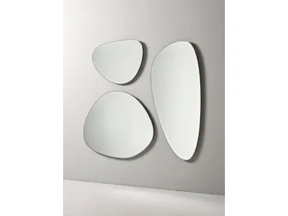 Specchi sagomati con bordi bisellati Spot S M L di Midj