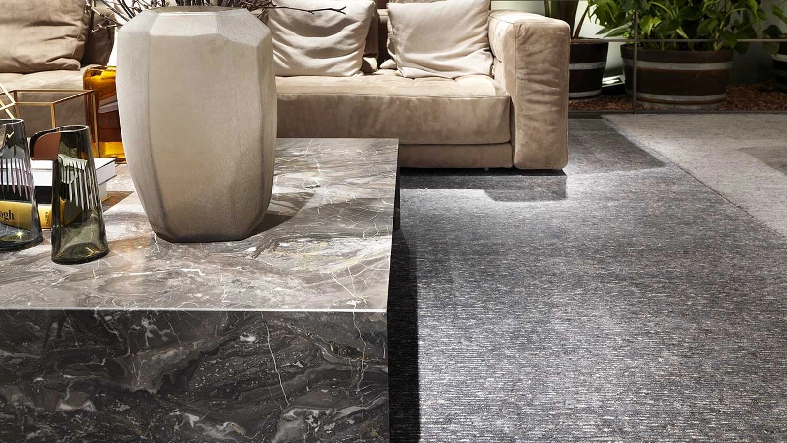 Tappeto Steel Argento Cielo in Bamboo e Lana di Carpet Edition