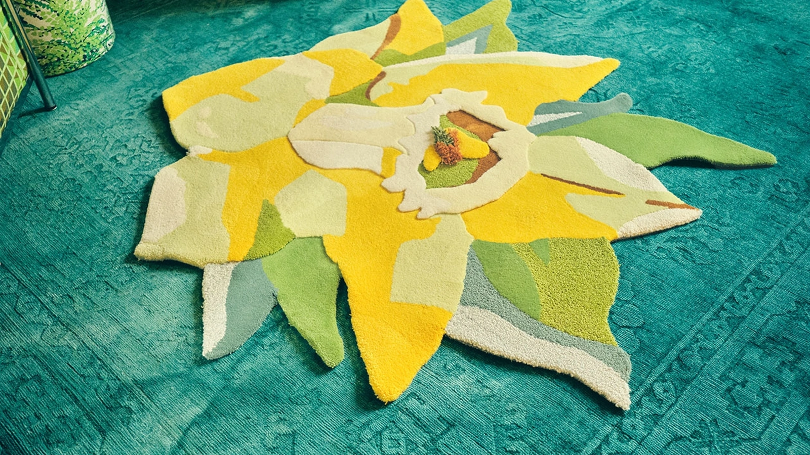 Tappeto Vanità Flower in Lana e Lino di Carpet Edition