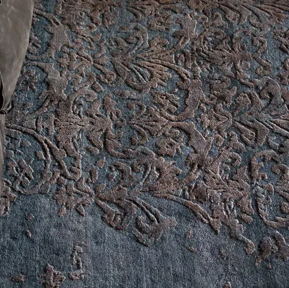 Tappeto in bamboo e cotone Damask Waterfall Marrone di Carpet Edition