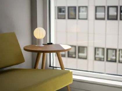 Lampada da tavolo in alluminio con diffusore in vetro Varyt SLV