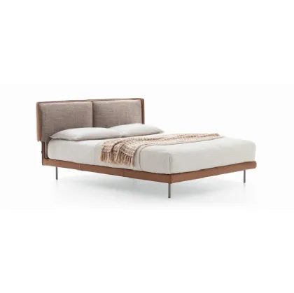 Letto in tessuto con testiera Skin di Ditre Italia
