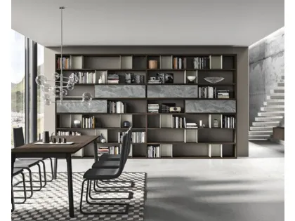 Libreria BK08-1 in materico rovere termotrattato e laccato con frontale graphic effetto marmo di Cinquepuntozero