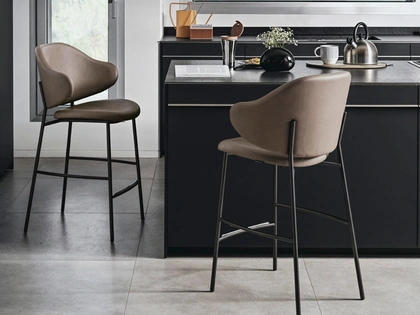 Sgabello in pelle Holly di Calligaris