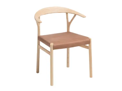 Sedia Oslo in legno con seduta in cuoio di Midj