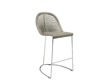 Sgabello Guapa in cuoio intrecciato di Midj
