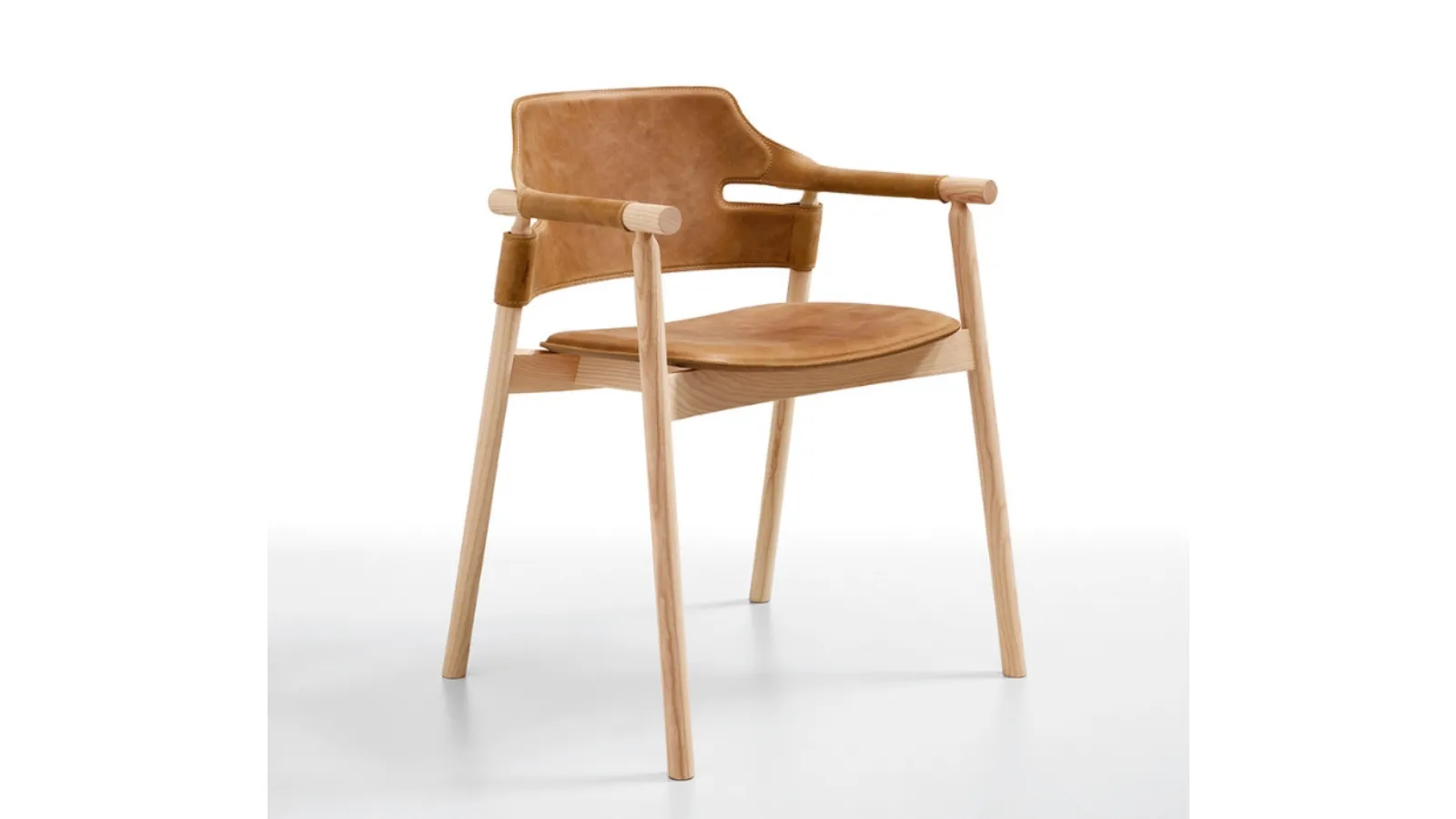 Sedia in cuoio e legno con braccioli Suite P L CU di Midj