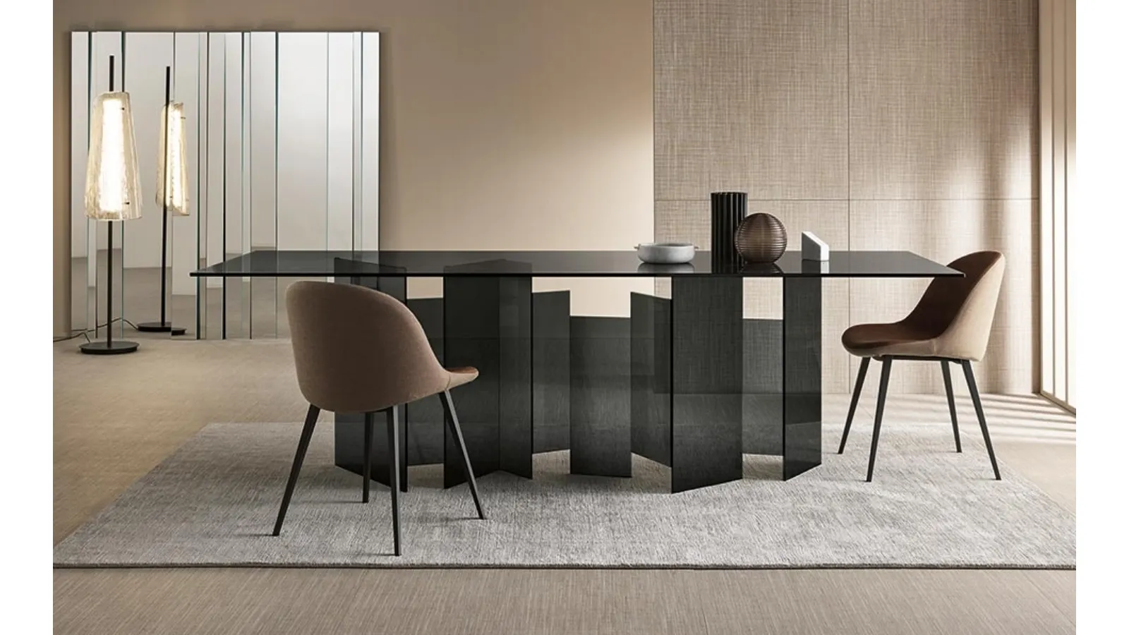 Tavolo in vetro con base ad effetto geometrico Metropolis di Tonelli