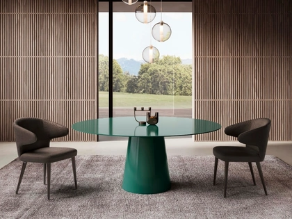 Tavolo Shell laccato di Pacini e Cappellini