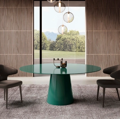 Tavolo Shell laccato di Pacini e Cappellini