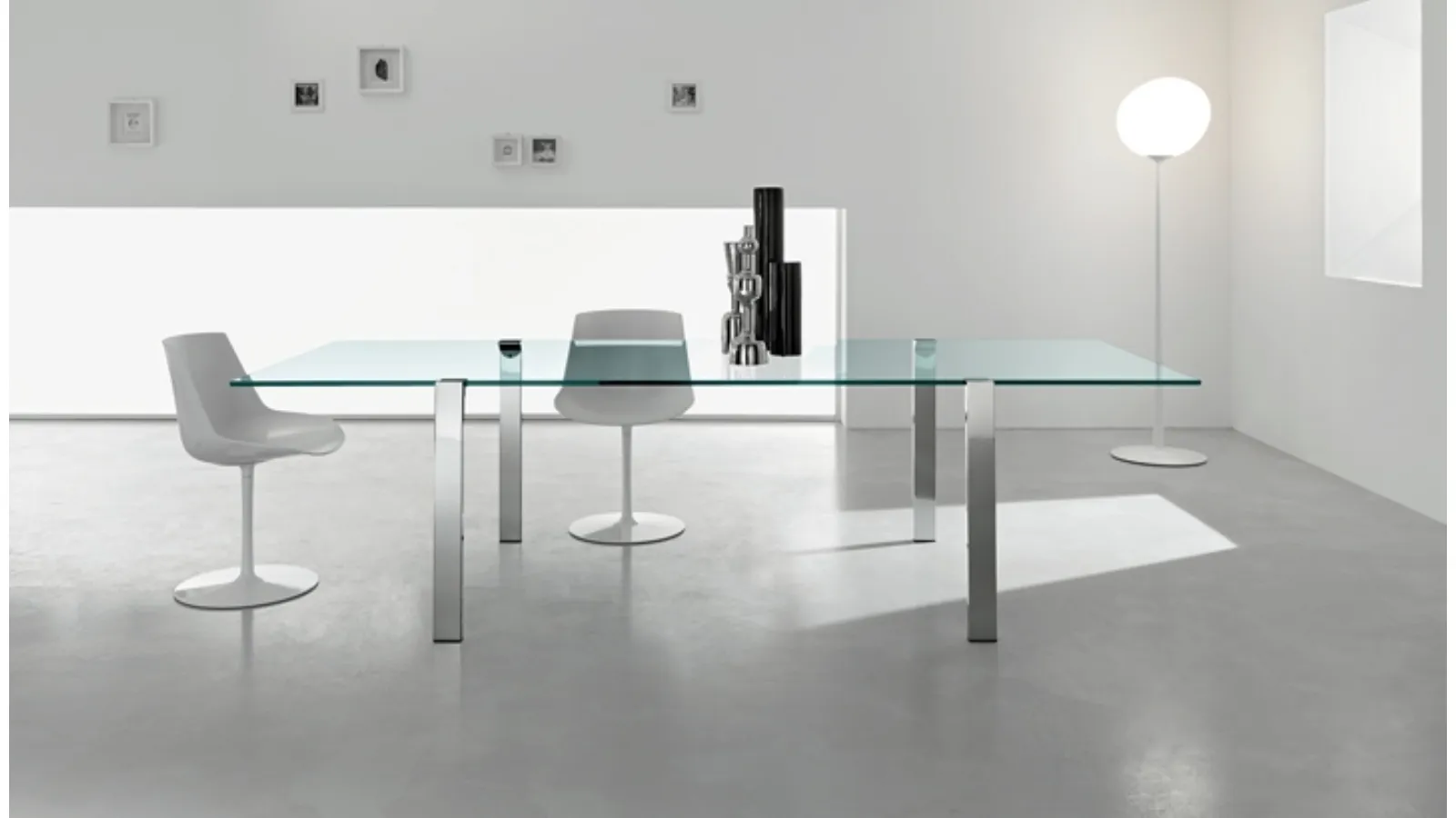 Tavolo Livingstand con top in vetro di Tonelli