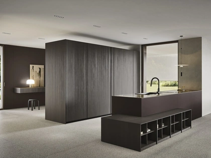 Cucina Design con penisola C04 in laccato e legno di Copat Life