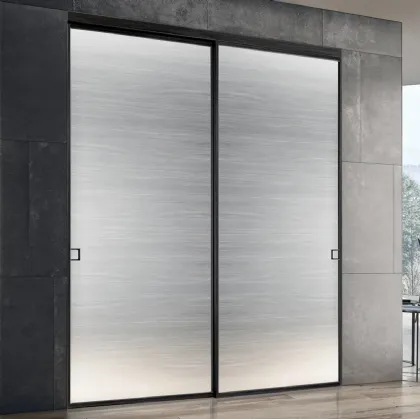 Porta scorrevole Grafite Glass Ghianda in vetro Satinato e Acidato Extrachiaro con telaio in alluminio di BiHome