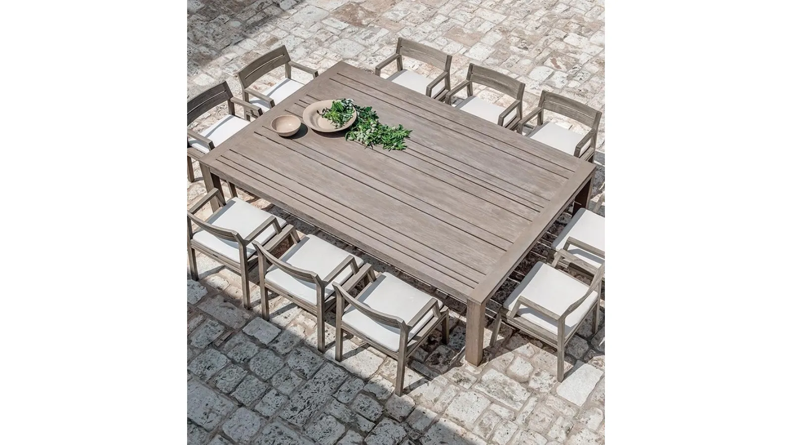 Poltroncina e Tavolo Costes in Teak di Ethimo