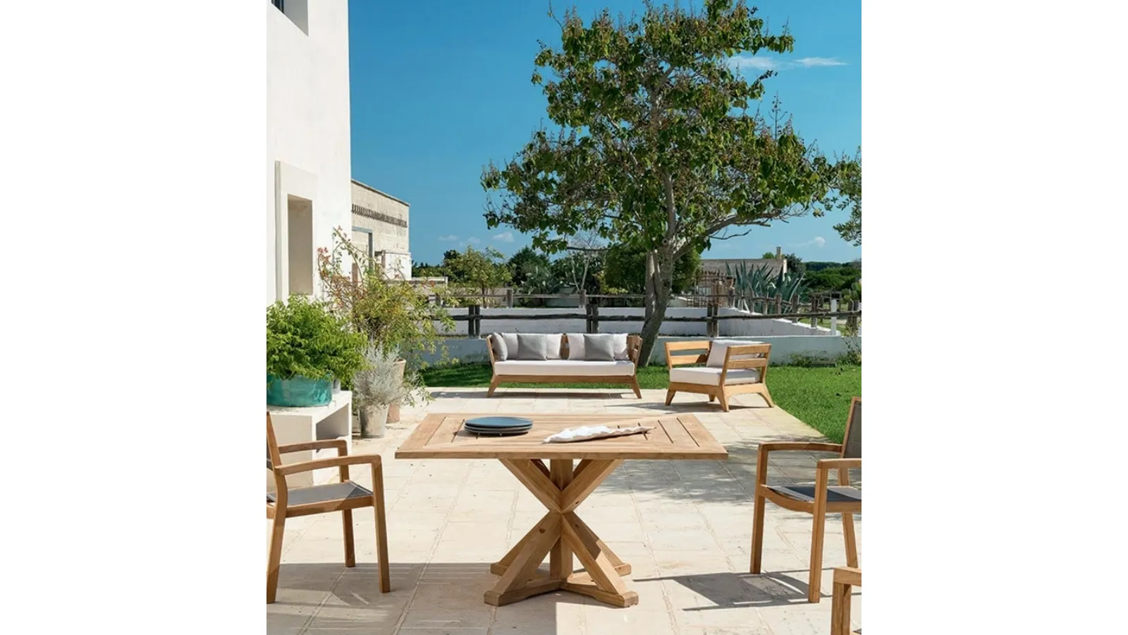 Tavolo quadrato in Teak Cronos di Ethimo