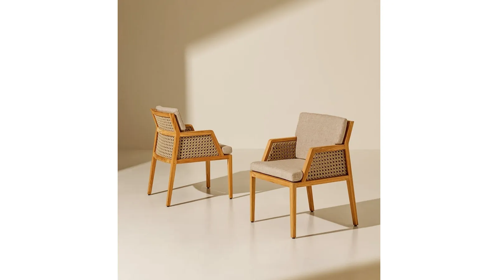 Poltroncina Grand Life in Teak, corda e tessuto di Ethimo