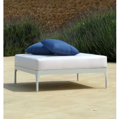 Pouf Infinity in tessuto e alluminio di Ethimo