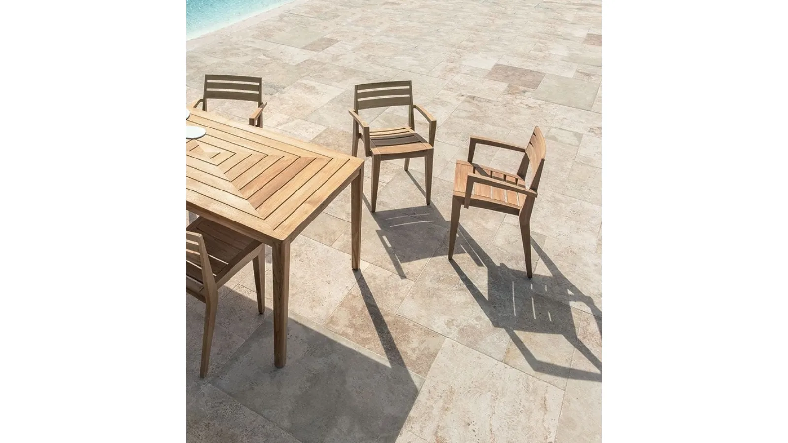 Poltroncina Ribot in Teak di Ethimo