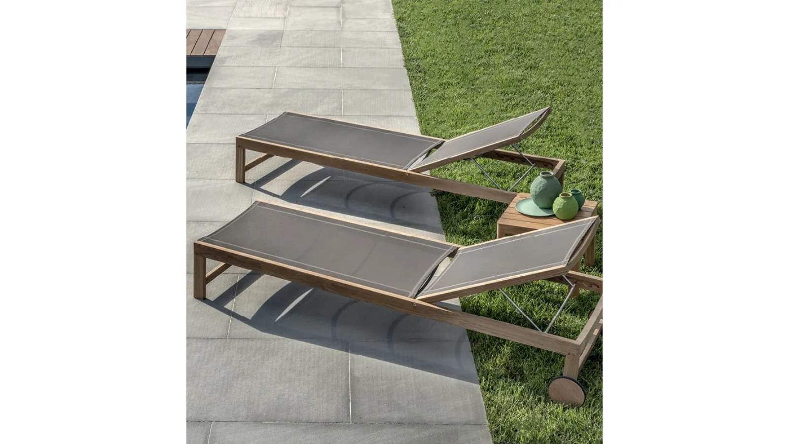 Lettino Sand in Teak con telo di Ethimo